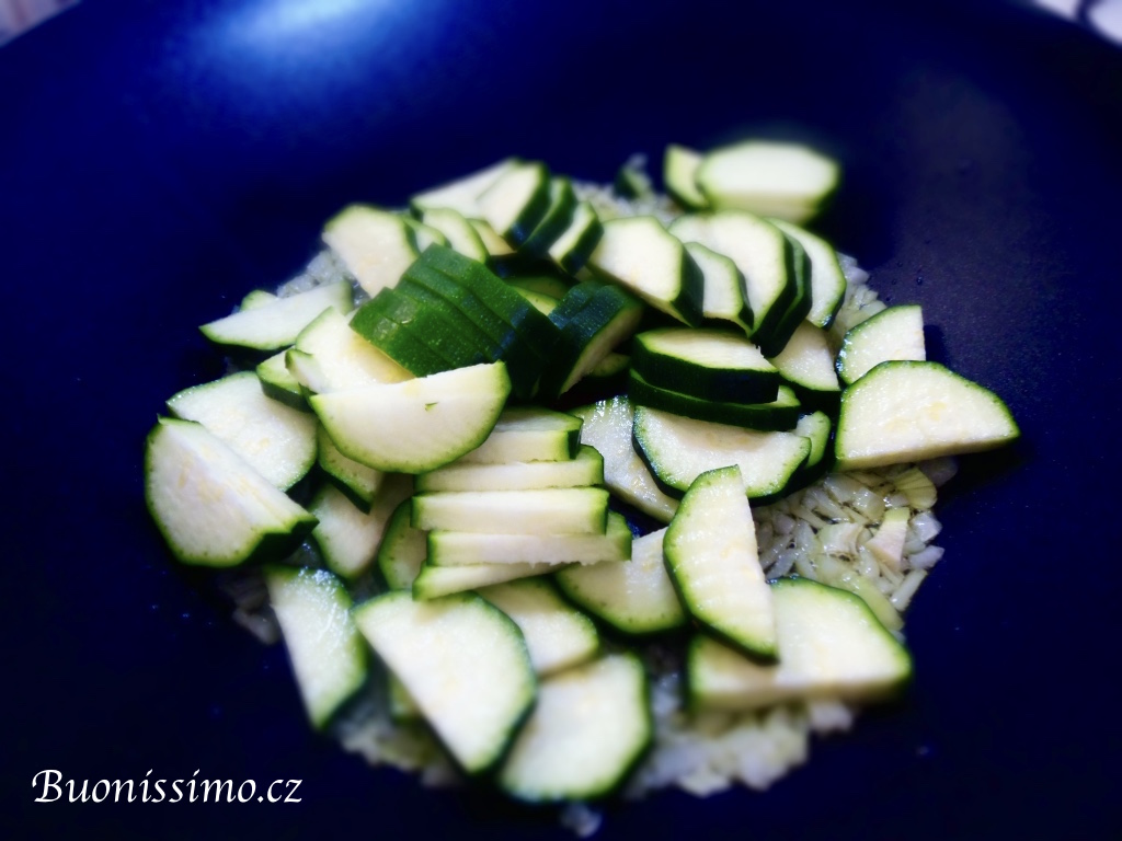Rizoto s cuketou a salsicciou