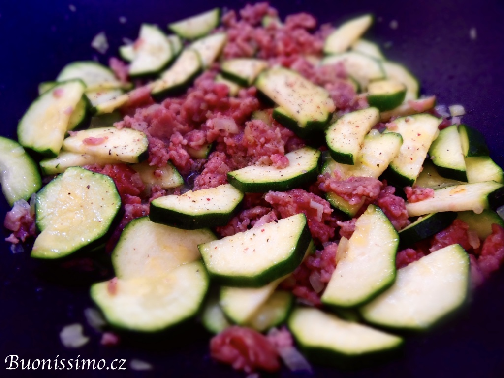 Rizoto s cuketou a salsicciou