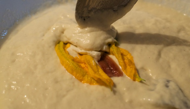 Dýňové květy s mozzarellou a ančovičkami