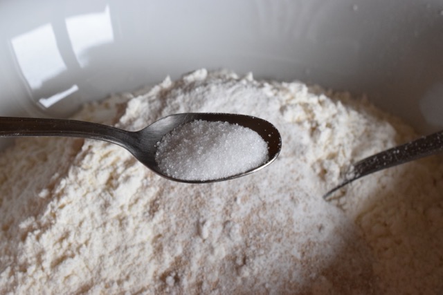 Dýňové květy s mozzarellou a ančovičkami