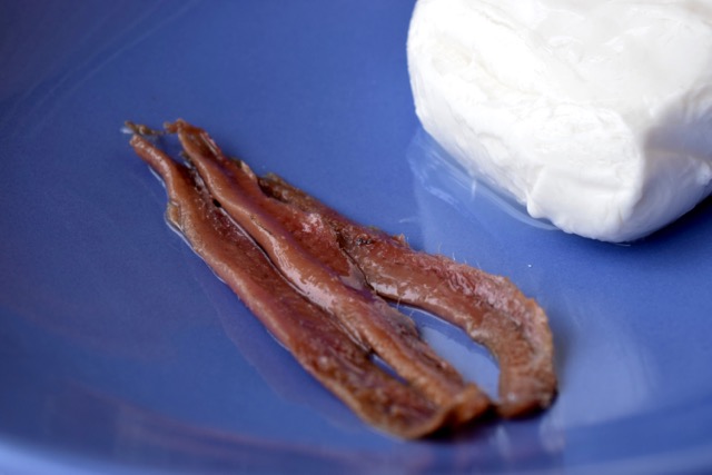 Dýňové květy s mozzarellou a ančovičkami